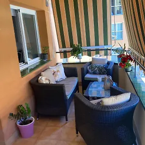 Central Walking Distance To The Beach Apartamento